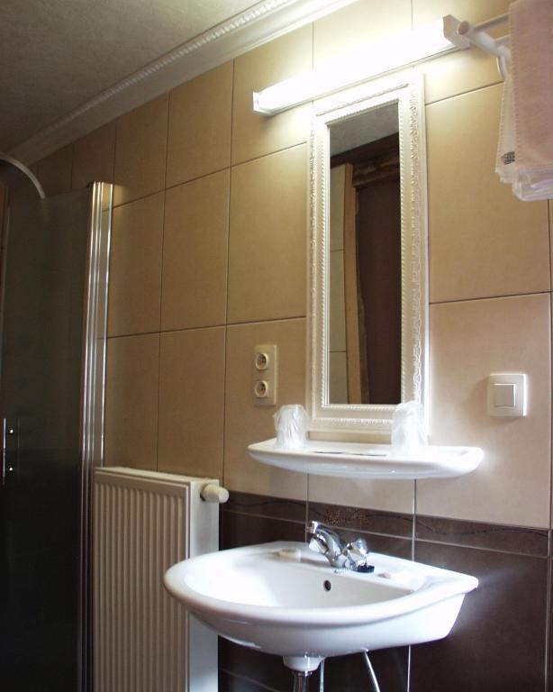 Auberge Au Naturel Des Ardennes Rochehaut Room photo